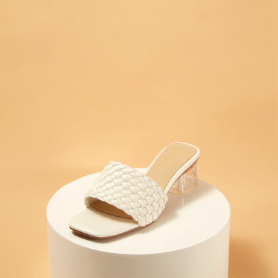 Witte schattige geweven doorzichtige sandalen met dikke hak