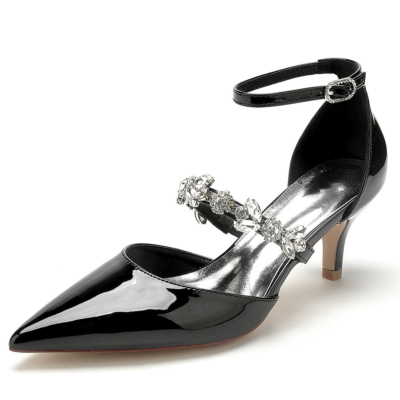 D'orsay schoenen met enkelbandje en enkelbandje met zwarte juwelen, kittenhakken met gesloten teen