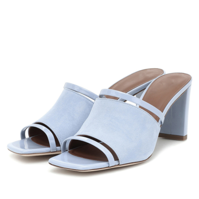 Lichtblauwe mule sandalen met open teen blokhakken voor de zomer van 