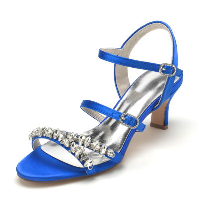 Koningsblauwe satijnen sandalen met drie bandjes Strass verfraaide sandalen met middelhoge hak